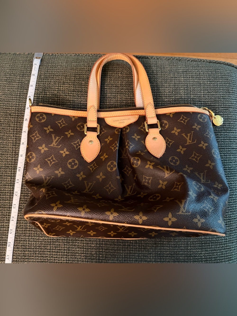 Louis Vuitton Monogram Canvas Tote in Brown with Tan Trim - Picture 9 of 11